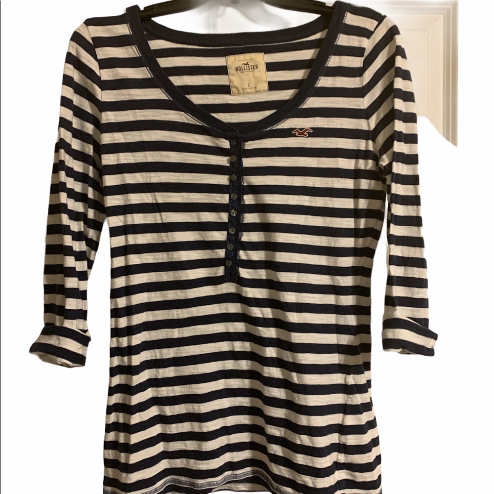 Hollister women’s long sleeve Tee